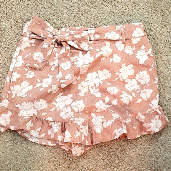 Two Piece Tank Top and Shorts - Picture 6 of 8